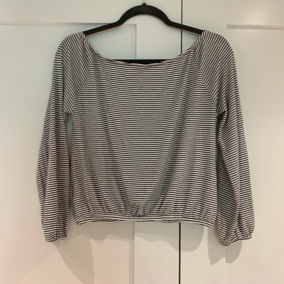 Express One Eleven Off the shoulder Top - Picture 7 of 8